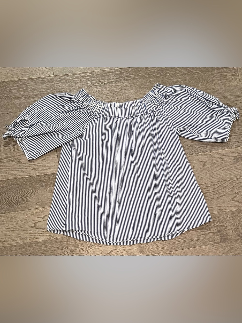 Cha Cha Vente White & Blue Striped Blouse Size L